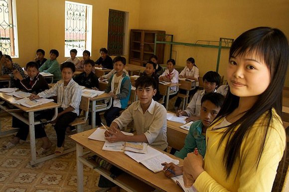 урок английского языка во вьетнамской школе