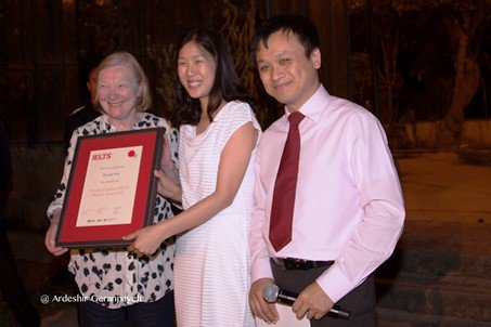 Получение премии Caroline Clapham IELTS Masters Award